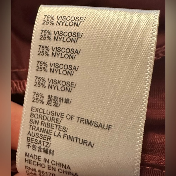 Kimchi Blue Gemma Velvet Blazer in Maroon - Picture 7 of 7